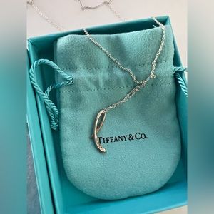 Elsa Peretti “L” necklace in Silver (Tiffany’s) - 18” chain